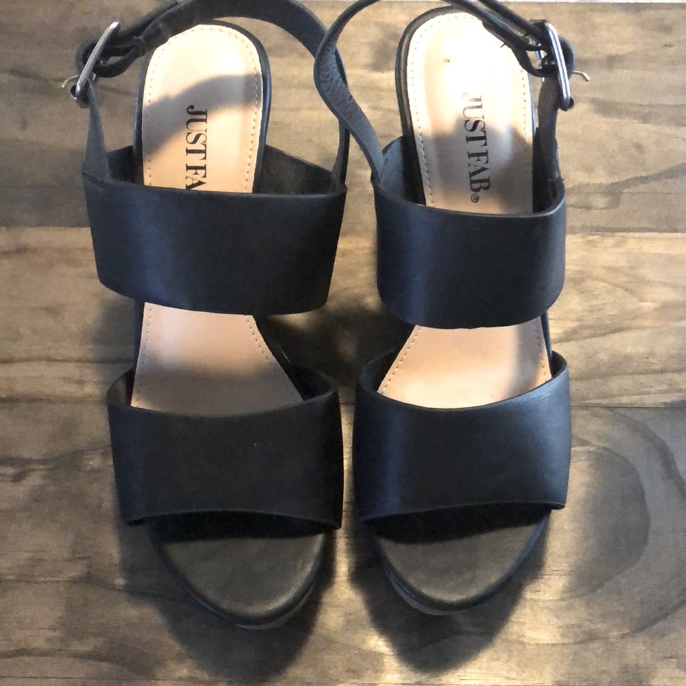 JustFab BLACK WEDGE HEELS - Size 7